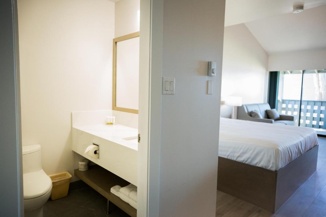 Sand Pebbles Inn Qualicum Beach Ngoại thất bức ảnh