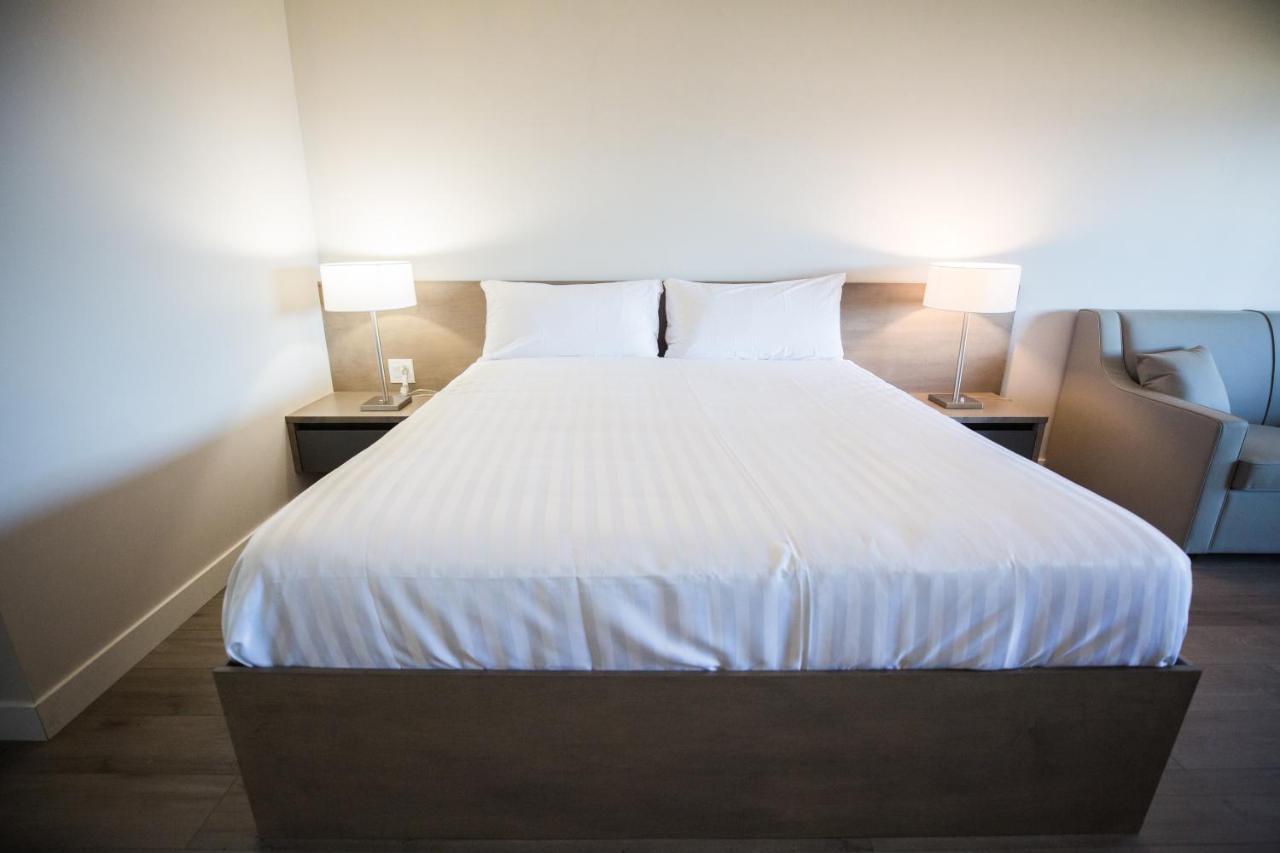 Sand Pebbles Inn Qualicum Beach Ngoại thất bức ảnh