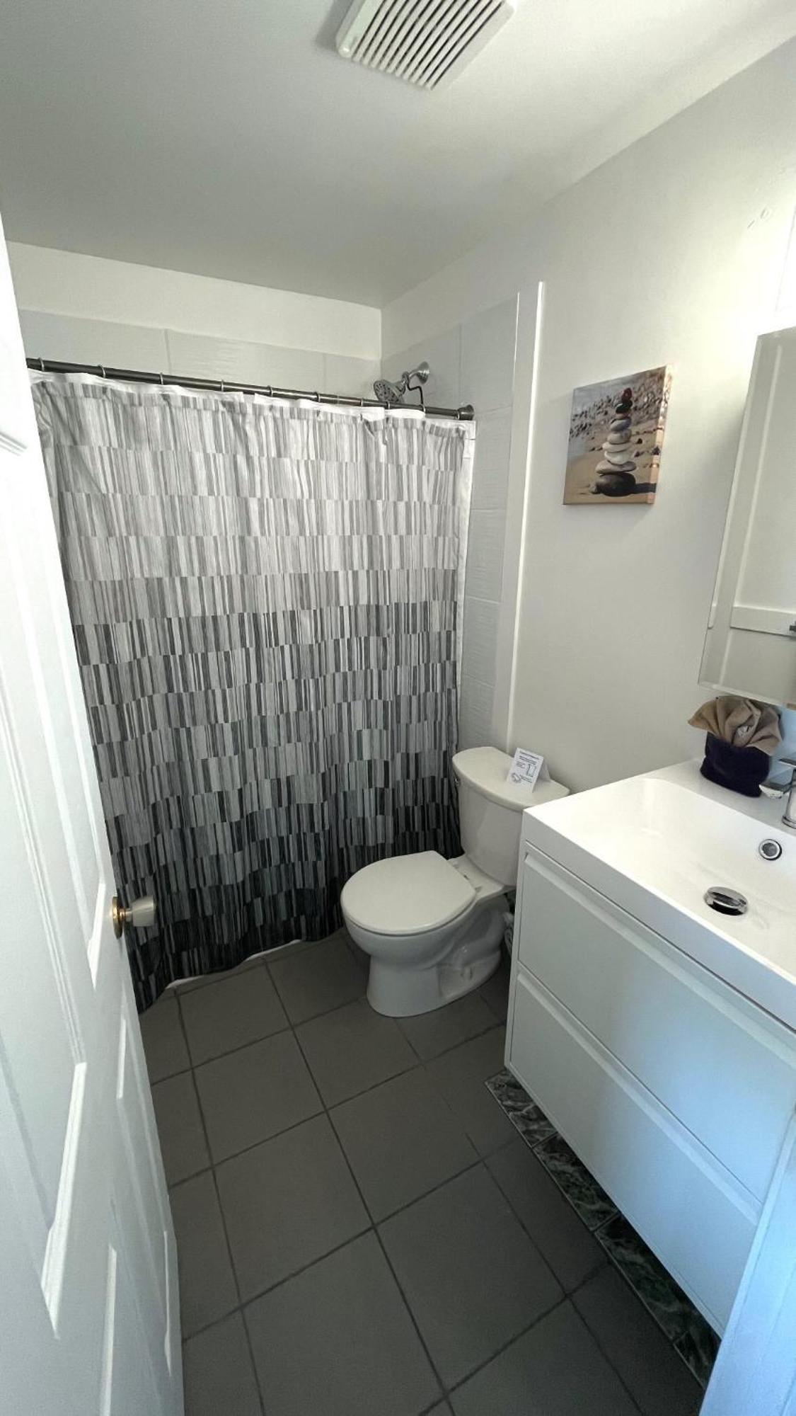 Sand Pebbles Inn Qualicum Beach Ngoại thất bức ảnh