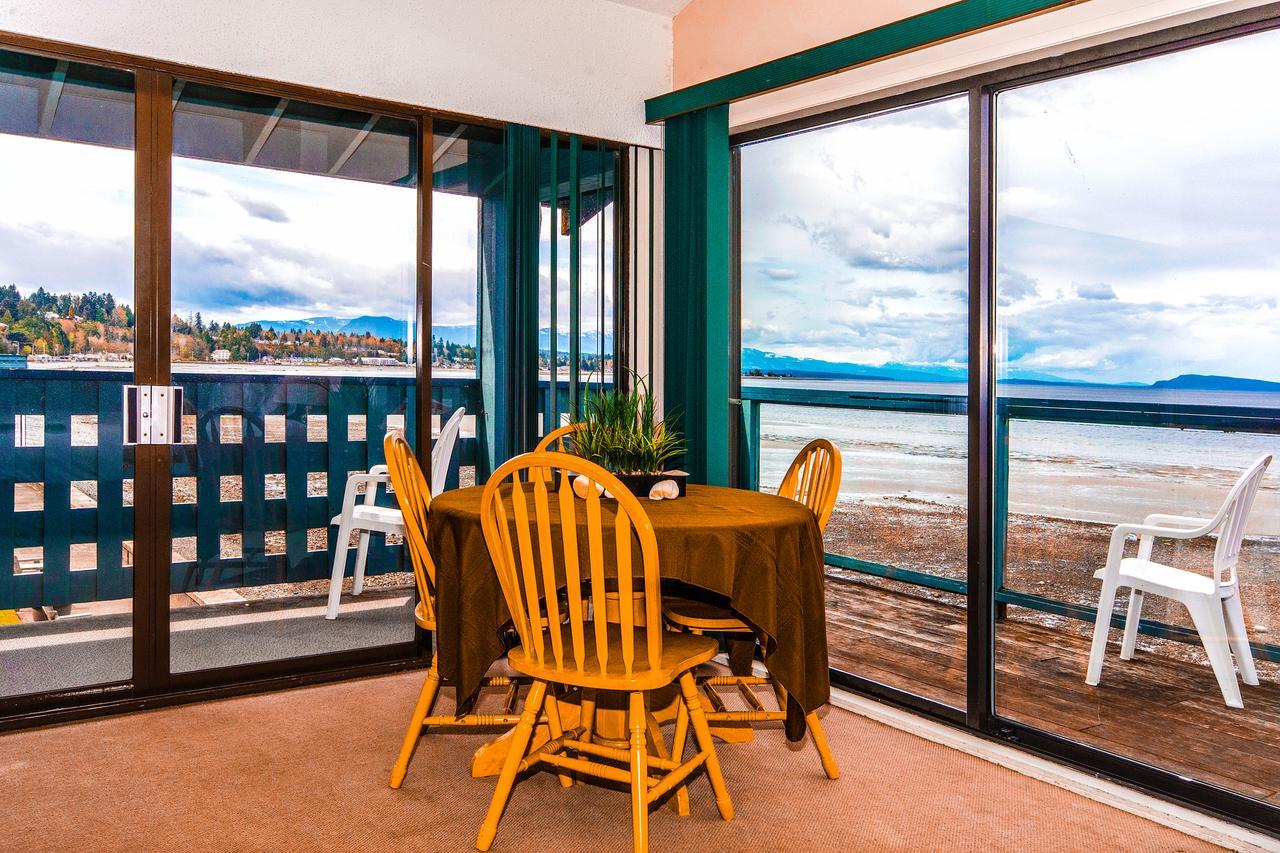 Sand Pebbles Inn Qualicum Beach Ngoại thất bức ảnh