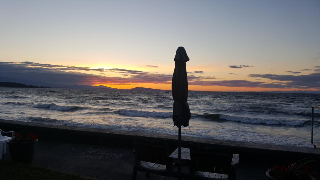 Sand Pebbles Inn Qualicum Beach Ngoại thất bức ảnh