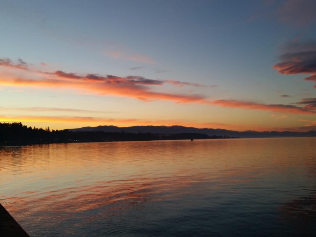Sand Pebbles Inn Qualicum Beach Ngoại thất bức ảnh