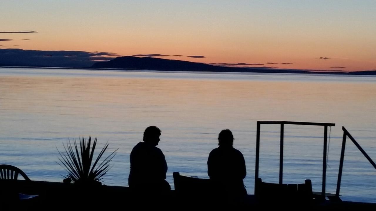 Sand Pebbles Inn Qualicum Beach Ngoại thất bức ảnh