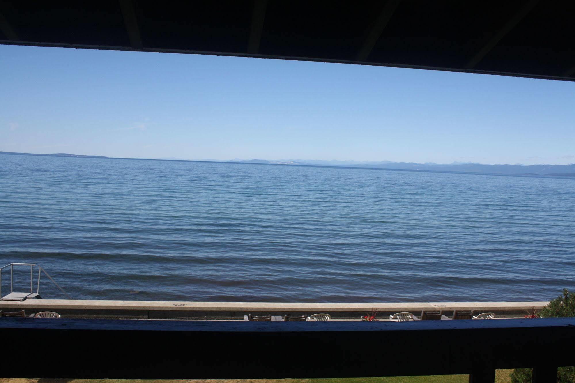 Sand Pebbles Inn Qualicum Beach Ngoại thất bức ảnh