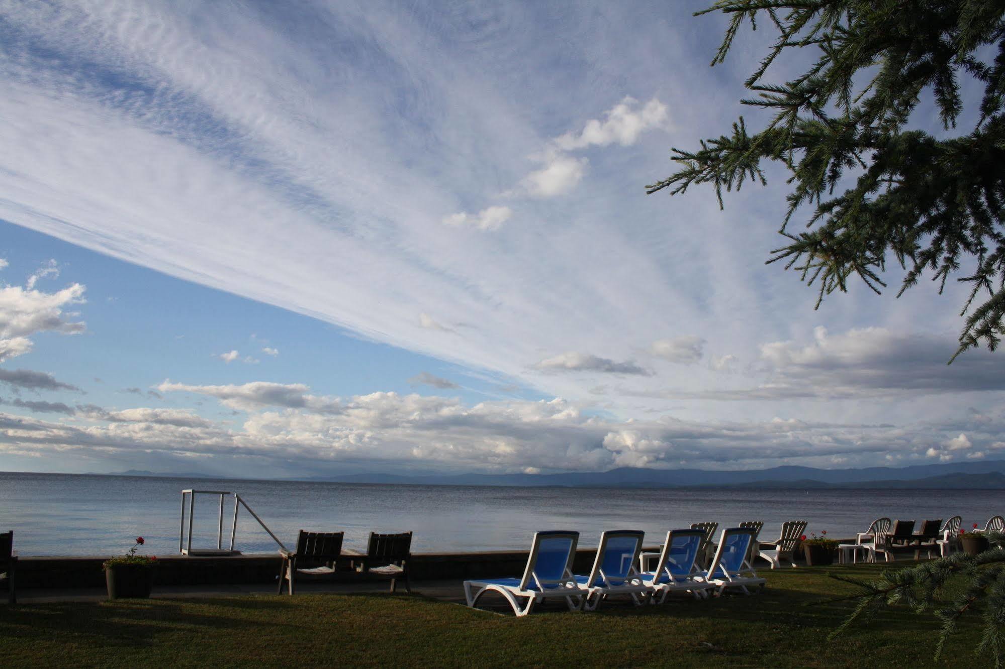 Sand Pebbles Inn Qualicum Beach Ngoại thất bức ảnh