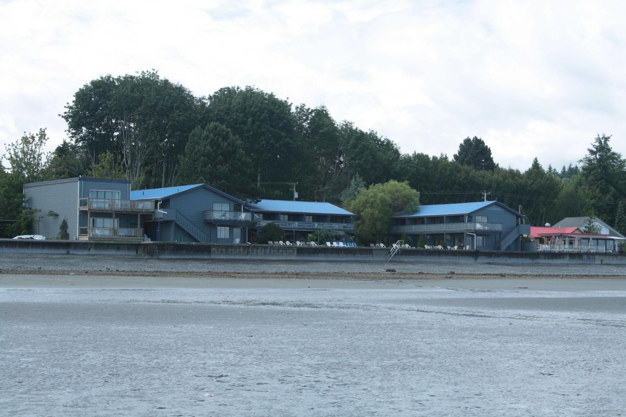 Sand Pebbles Inn Qualicum Beach Ngoại thất bức ảnh