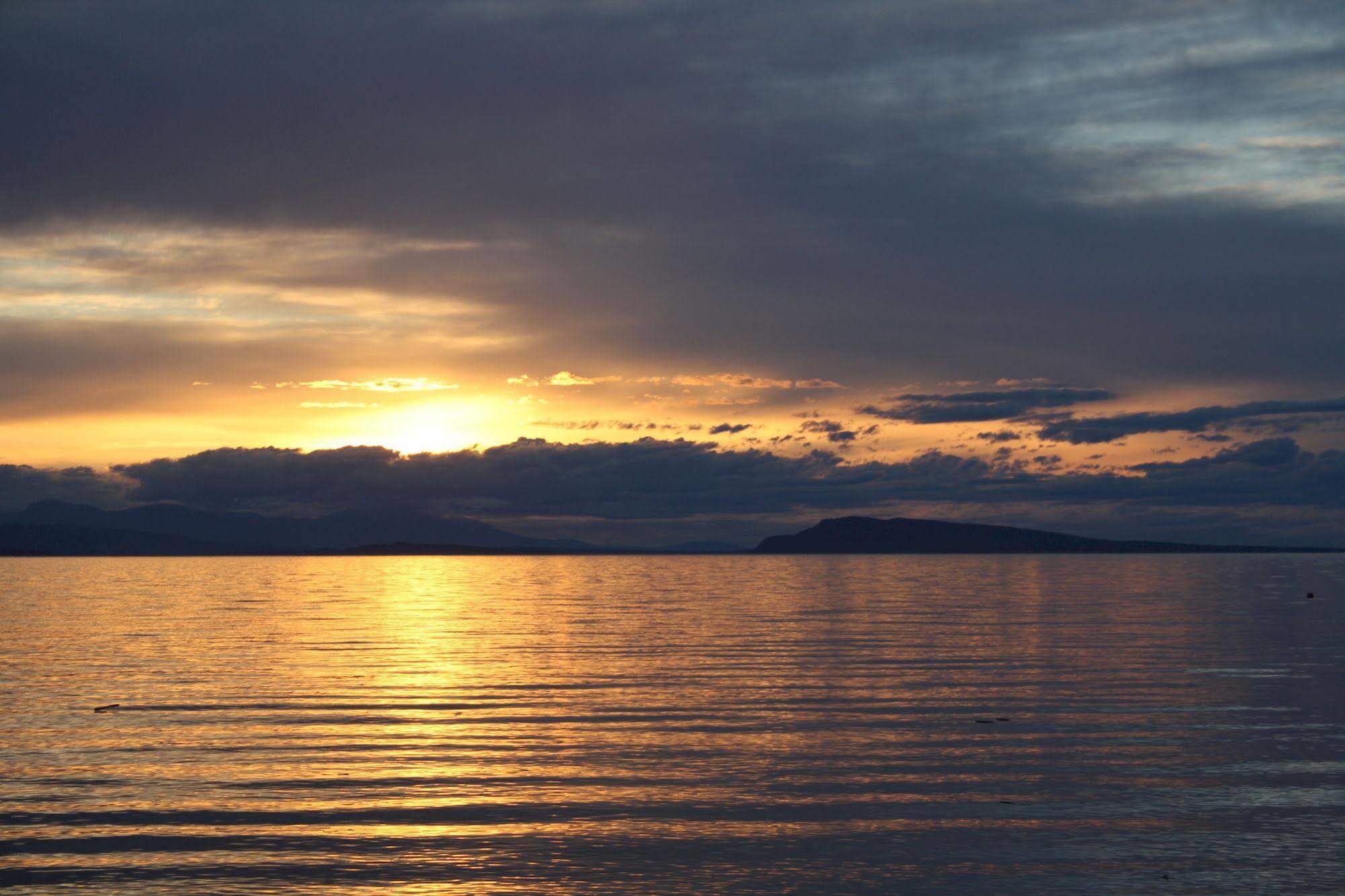 Sand Pebbles Inn Qualicum Beach Ngoại thất bức ảnh